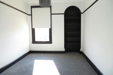 EXECUTIVE 4 BEDROOM APARTMENT IN THE CBD! - Photo 5