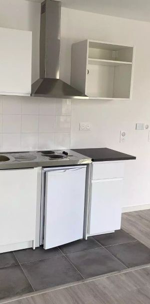 location Appartement T1 DE 26.9m² À ELANCOURT - Photo 1