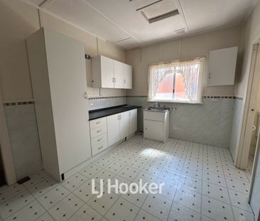 15 Douglas Street, South Bunbury WA - Photo 4