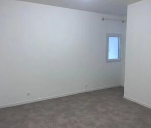 Location Maison 5 pièces 115 m2 à Sansais - Photo 3