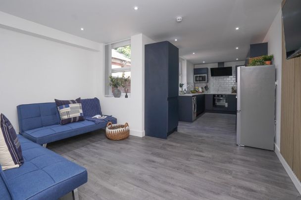 Terry Road, Coventry - - Photo 1
