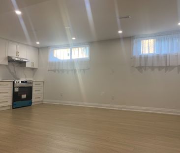 For Lease - 77 Wareside Road, Toronto, Ontario - Photo 4