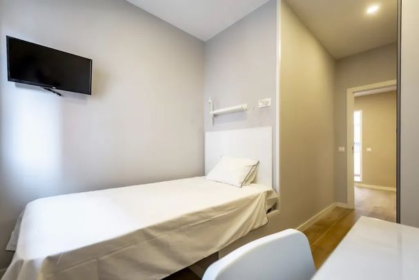 Calle del Puerto de Canfranc, Madrid, Community of Madrid 28038 - Photo 1