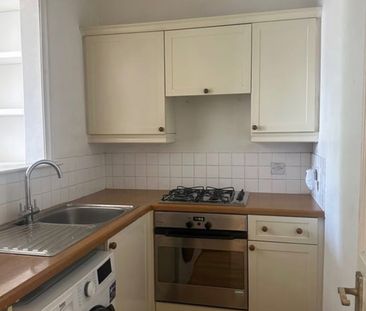 2 Bed Flat, Netherwood Road, W14 - Photo 2