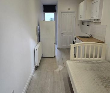 1 bedroom Property To Let Total Size: 1113 SQ FT - Photo 2