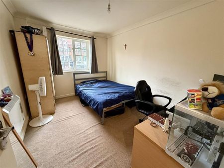 2 bedroom flat to rent - Photo 3