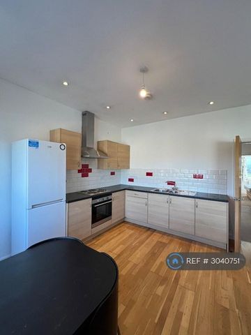 2 bedroom flat to rent - Photo 3