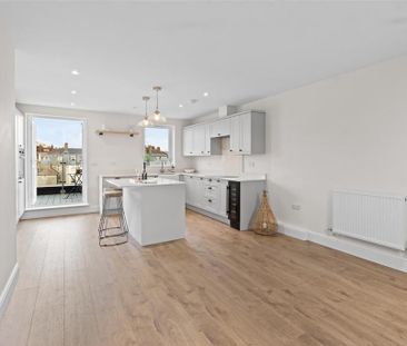 2 bedroom penthouse to rent - Photo 1