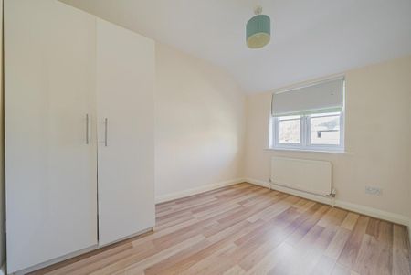 St Josephs Vale, Blackheath SE3 - Photo 2