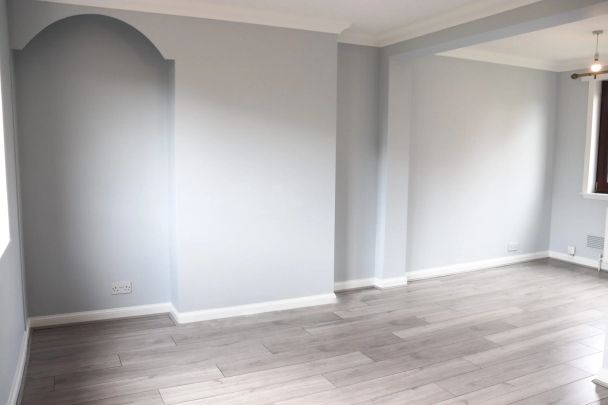 16 Ladeside Gardens, Inverurie, AB51 3XA - Photo 1