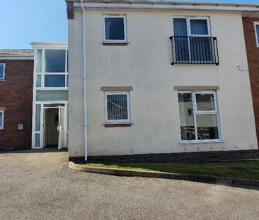 Flat to rent on - Photo 1