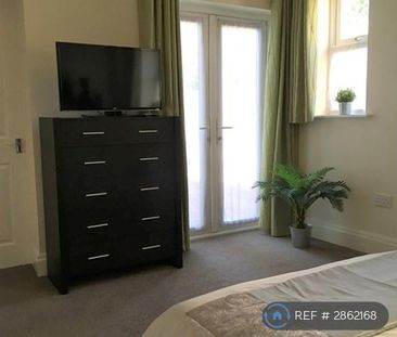 1 bedroom in a house share to rent - Photo 2