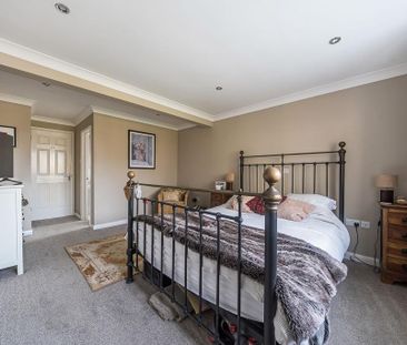 4 bedroom detached house to rent - Photo 6