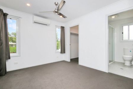 4 Bedroom Home in Stunning Surrounds - Photo 5