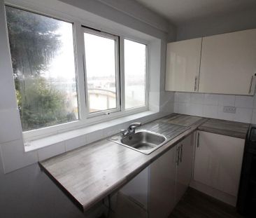 2 bedroom maisonette to rent - Photo 2