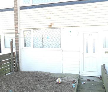 3 bedroom character property to rent - Photo 3