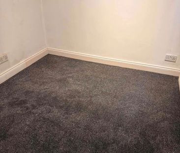 2 Bed Flat, Hitchin Road, LU2 - Photo 3