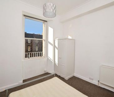 3 bedroom flat to rent - Photo 5