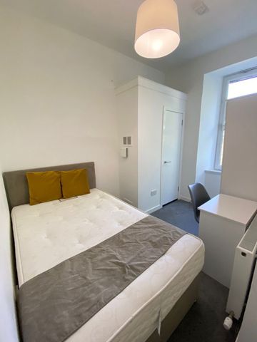 3 bedroom apartment to rent - Photo 3