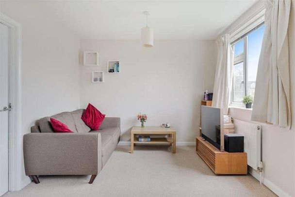 Temple Court, Temple Road, Epsom, KT19 - Photo 1