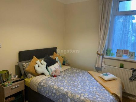 4 bedroom terraced house to rent - Photo 3