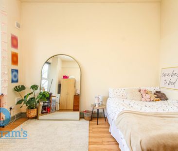 3 bed Flat for Rent - Photo 4