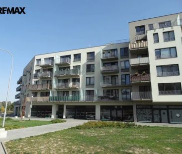 Exkluzivní pronájem novostavby zařízeného klimatizovaného bytu 2+kk... - Fotografie 3