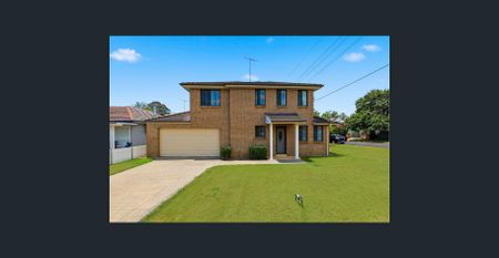 Immaculate Family Oasis - Photo 5