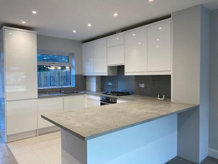 3 bedroom terraced house to rent - Photo 4