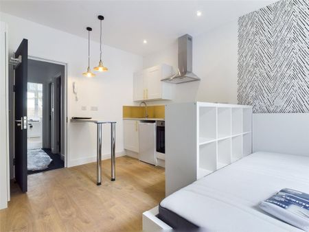 Studio to rent - Photo 5