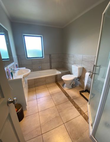 GREAT SIZED FAMILY HOME IN TE PUKE - Photo 4