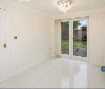 4 bedroom detached house to rent - Photo 6
