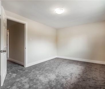 2373 BARCLAY Road, Burlington, Ontario, L7R2B7 - Photo 1