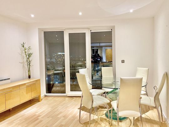 31 The Quays, SALFORD - Photo 1