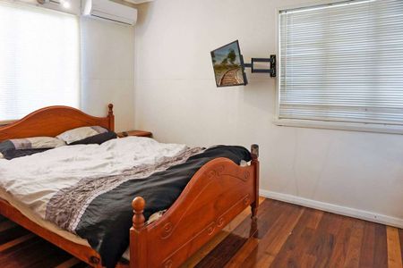 3 Bedroom Lowset Queenslander in Inner City - Photo 2