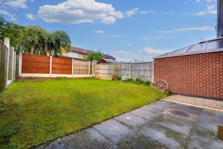 Wheat Close, Wollaton, NG8 4GL - Photo 2