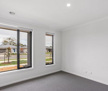 33 Monakeeba Bvd, Woodstock, Vic 3751 - Photo 2