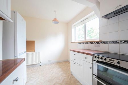 2 bedroom maisonette to rent - Photo 4