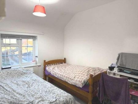 Spearing Road, High Wycombe, HP12 - Photo 2