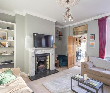 2 bedroom maisonette to rent - Photo 2