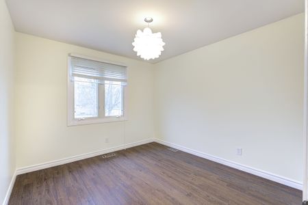 For Lease - 163 Castle Crescent, Oakville, Ontario - Photo 4