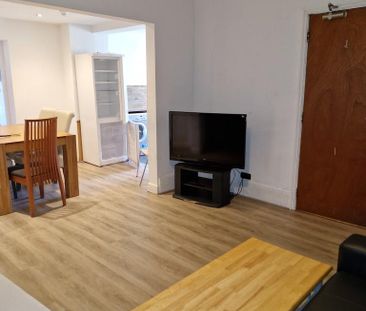 1 bedroom in a house share to rent - Photo 1