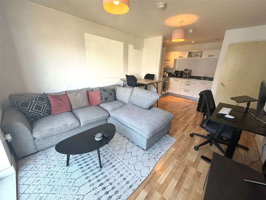 Available May | Allocated Parking | One Double Bedroom | Fully Furnished | Juliette Balcony | 10-Minute Walk From Deansgate Tram Stop - Photo 1