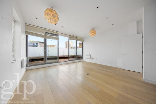 3 Bedroom Flat, Marshall Street, London, Greater London, Soho, W1F - Photo 1