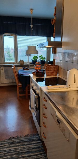 Bredkilsbacken, Solna - Photo 1