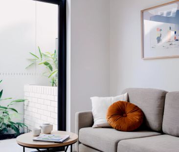 Studio Courtyard - Photo 3