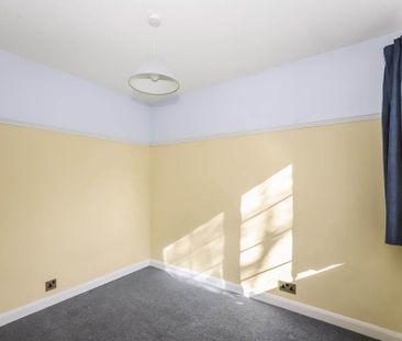 3 bedroom end of terrace house to rent - Photo 3