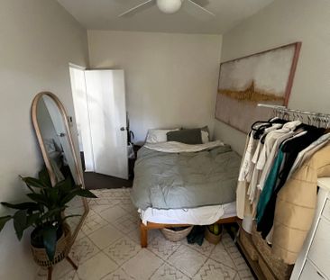 Bondi Beach - Photo 4