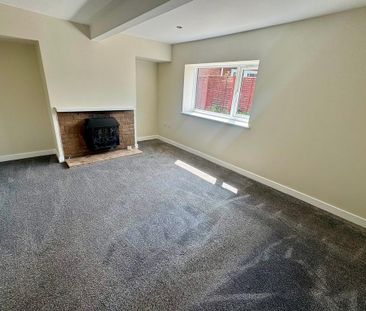 2 bedroom semi-detached house to rent - Photo 2