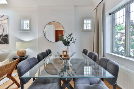 For Lease - 22 Whitewood Road, Toronto, Ontario - Photo 2